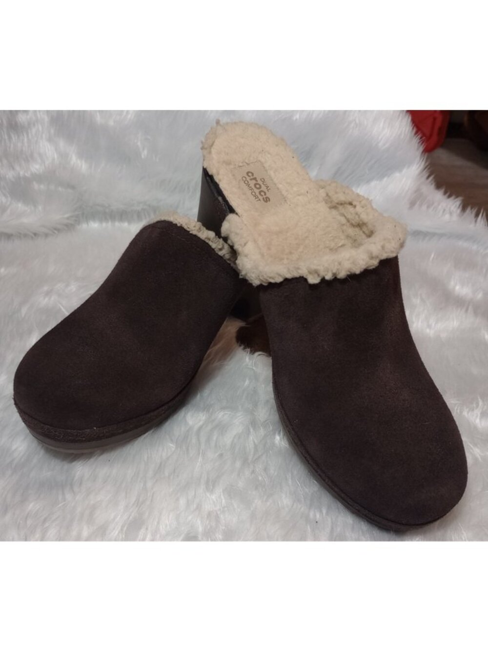 New Crocs Sarah Womens Brown Suede Faux Fur Lined Block Heel Shoes Mules Size 8